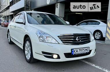 Седан Nissan Teana 2010 в Києві