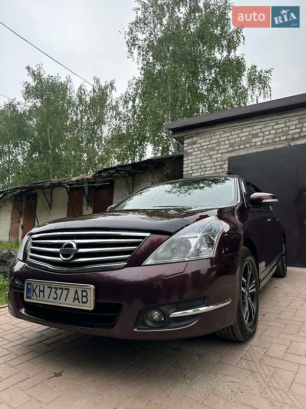 Седан Nissan Teana 2011 в Кам'янському