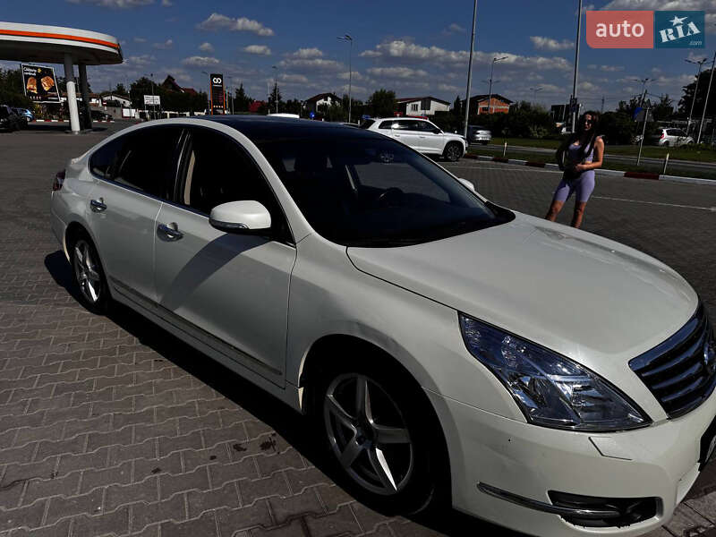 Седан Nissan Teana 2011 в Києві