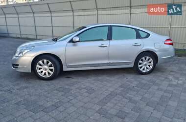 Седан Nissan Teana 2010 в Львове