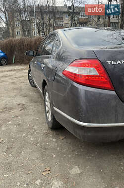 Седан Nissan Teana 2010 в Киеве