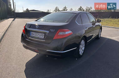 Седан Nissan Teana 2010 в 