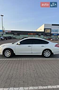 Седан Nissan Teana 2010 в Киеве