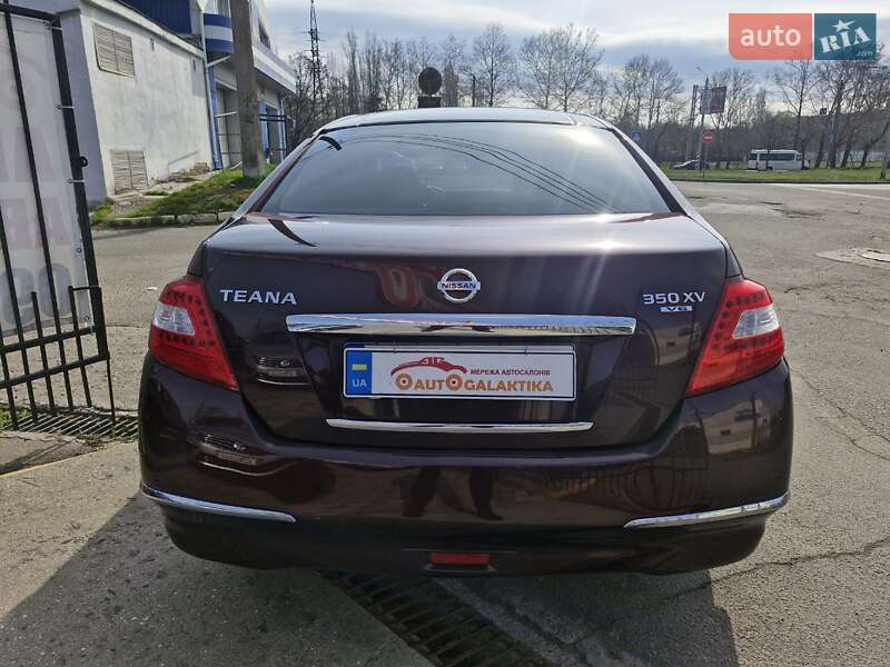 Седан Nissan Teana 2012 в Николаеве