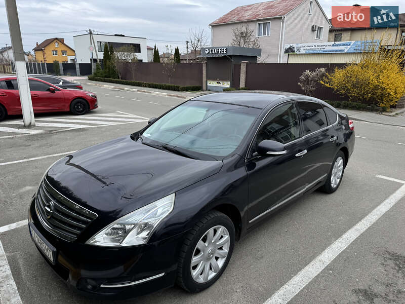 Седан Nissan Teana 2012 в 