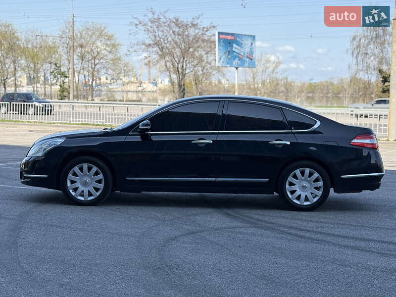 Седан Nissan Teana 2010 в Днепре