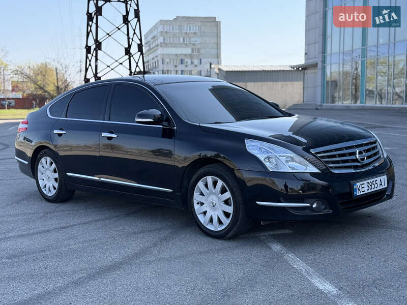 Седан Nissan Teana 2010 в Днепре
