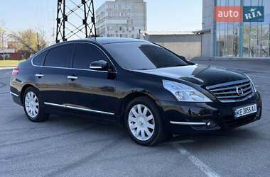 Седан Nissan Teana 2010 в 