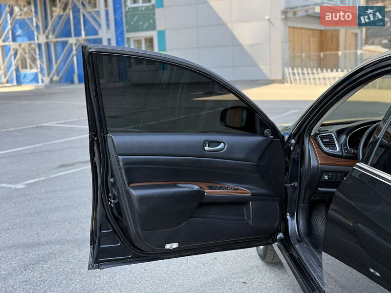 Седан Nissan Teana 2010 в Днепре