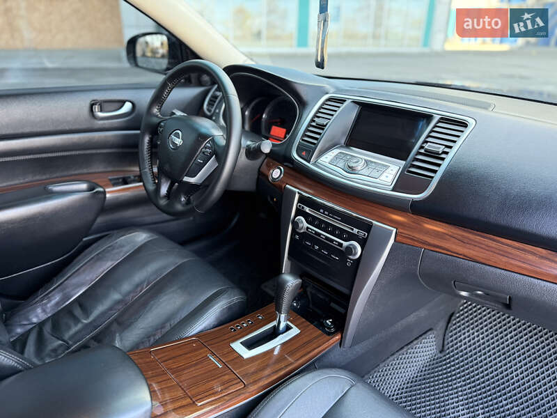 Седан Nissan Teana 2010 в Днепре