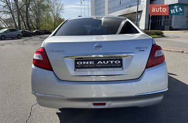 Седан Nissan Teana 2010 в 