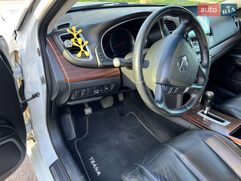 Седан Nissan Teana 2012 в Черкасах