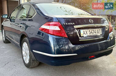 Седан Nissan Teana 2012 в 