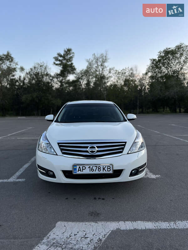 Седан Nissan Teana 2012 в 