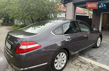 Седан Nissan Teana 2010 в 