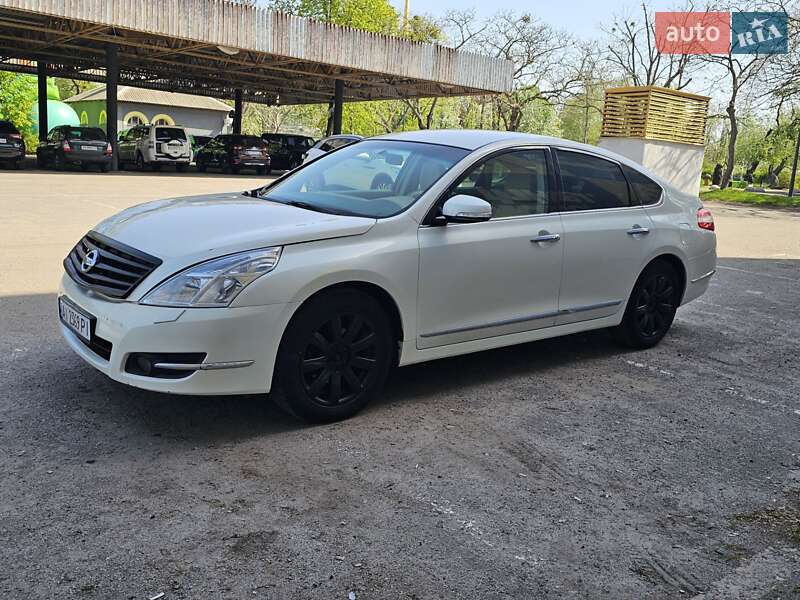 Седан Nissan Teana 2011 в 