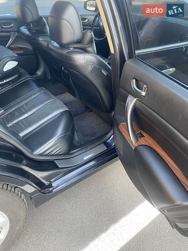 Седан Nissan Teana 2010 в Чернигове