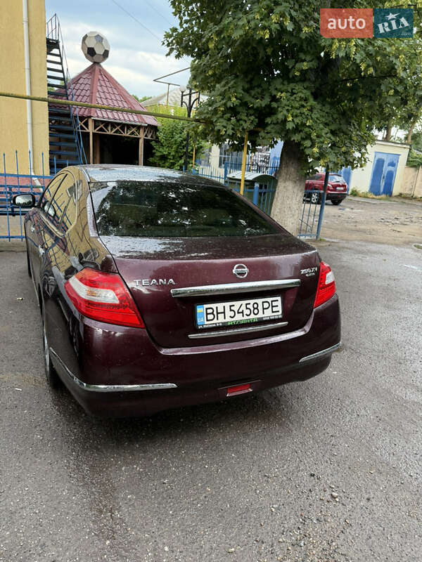Nissan Teana 2010