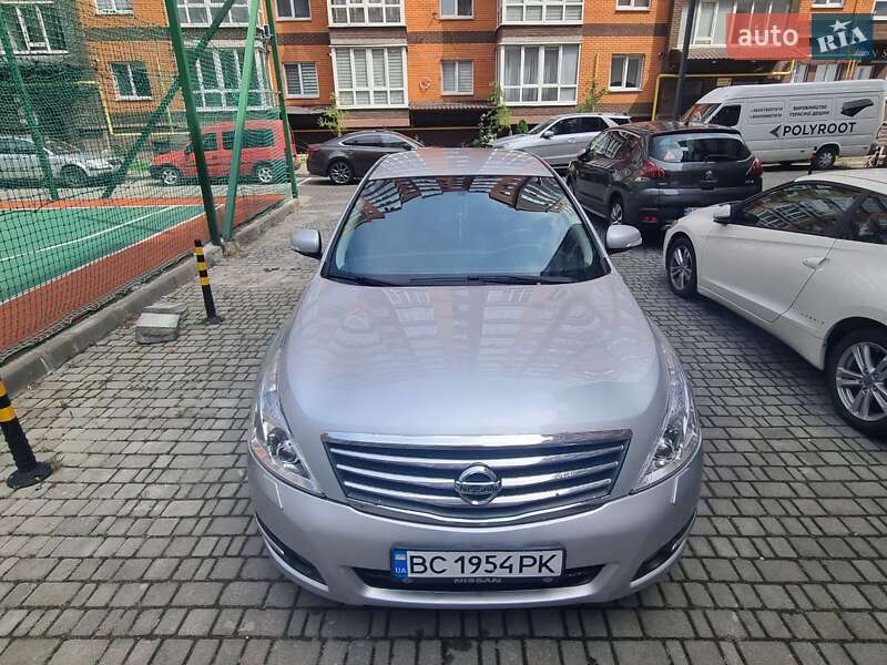 Седан Nissan Teana 2010 в Львове