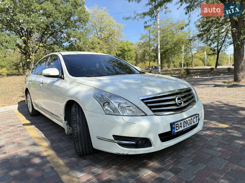 Седан Nissan Teana 2010 в Кропивницком