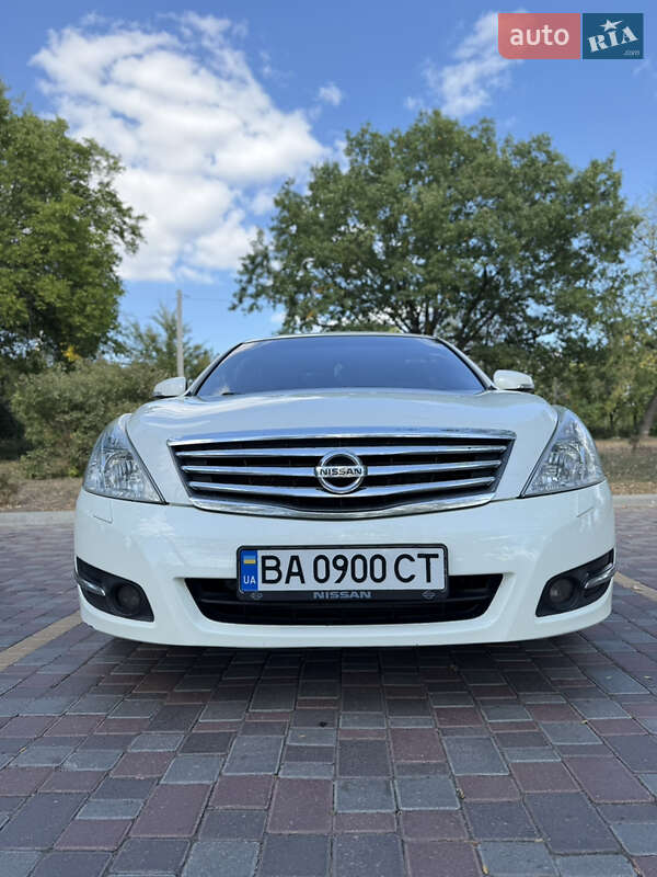 Седан Nissan Teana 2010 в Кропивницком