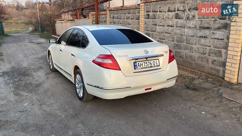 Седан Nissan Teana 2010 в Слов'янську