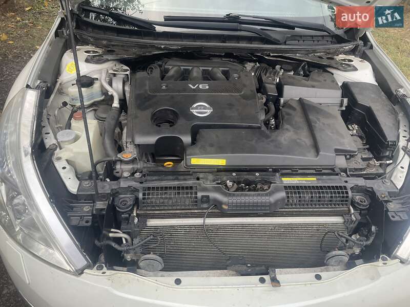 Седан Nissan Teana 2010 в Слов'янську