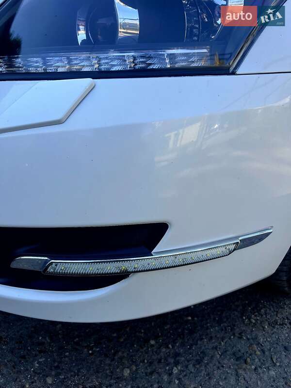 Седан Nissan Teana 2013 в Чернівцях