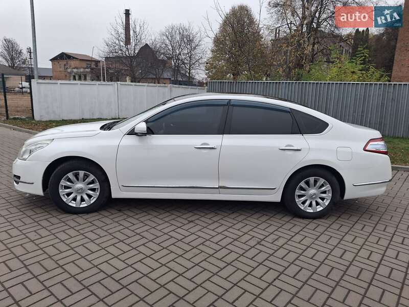 Седан Nissan Teana 2011 в Житомире
