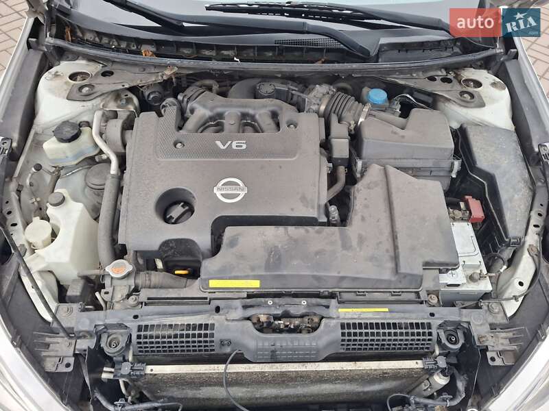 Седан Nissan Teana 2011 в Житомире