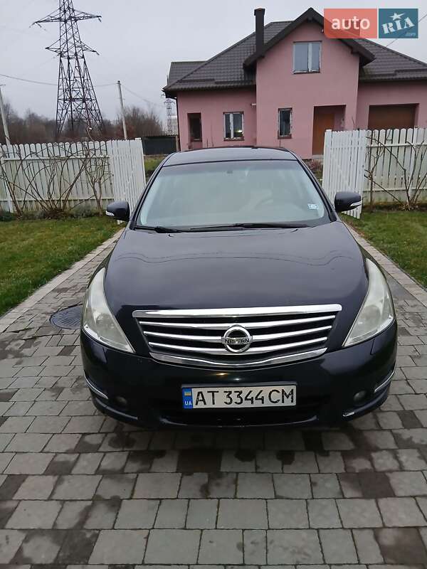 Седан Nissan Teana 2013 в Івано-Франківську