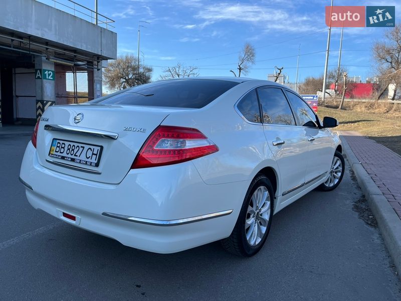 Седан Nissan Teana 2012 в Києві