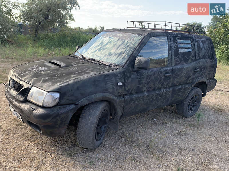 Nissan Terrano II 2001