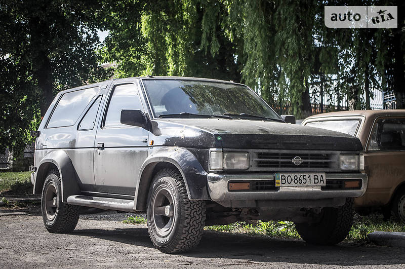 Внедорожник / Кроссовер Nissan Terrano 1988 в Тернополе