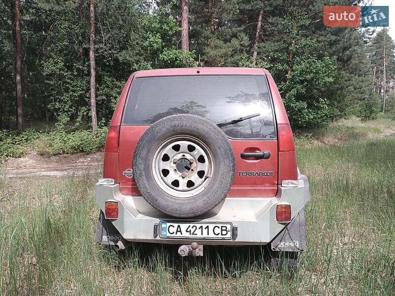 Позашляховик / Кросовер Nissan Terrano 1996 в Черкасах