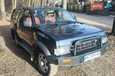 Позашляховик / Кросовер Nissan Terrano 1989 в Львові