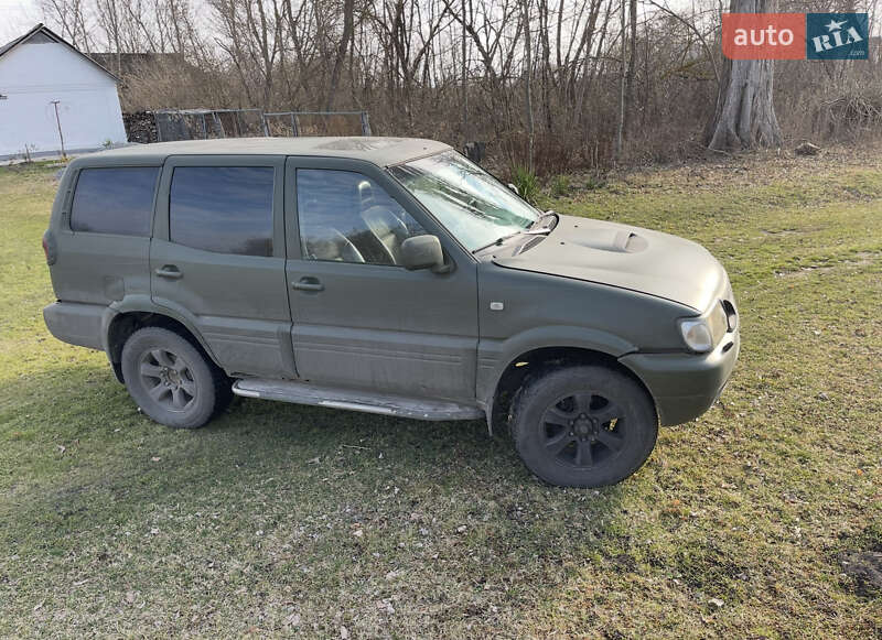 Внедорожник / Кроссовер Nissan Terrano 2003 в Киеве