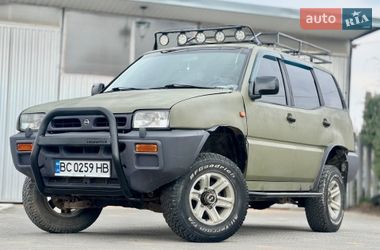Внедорожник / Кроссовер Nissan Terrano 1995 в Новояворовске