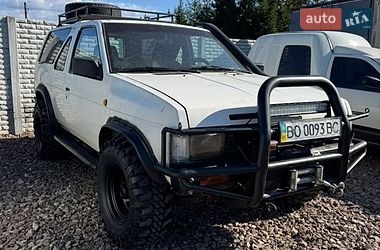 Внедорожник / Кроссовер Nissan Terrano 1988 в Бучаче