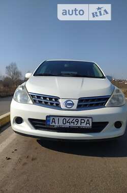 Седан Nissan Tiida Latio 2010 в Бучі