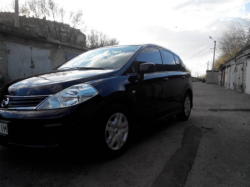 Хэтчбек Nissan TIIDA 2013 в Каменском