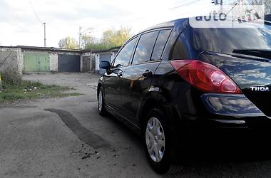 Хэтчбек Nissan TIIDA 2013 в Каменском