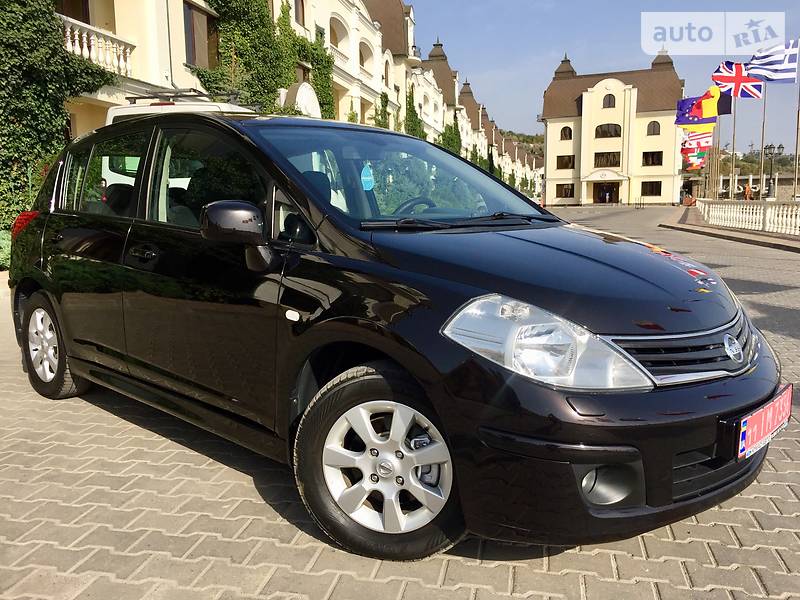 Хэтчбек Nissan TIIDA 2012 в Одессе