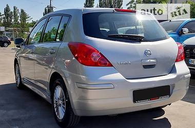 Хэтчбек Nissan TIIDA 2011 в Николаеве