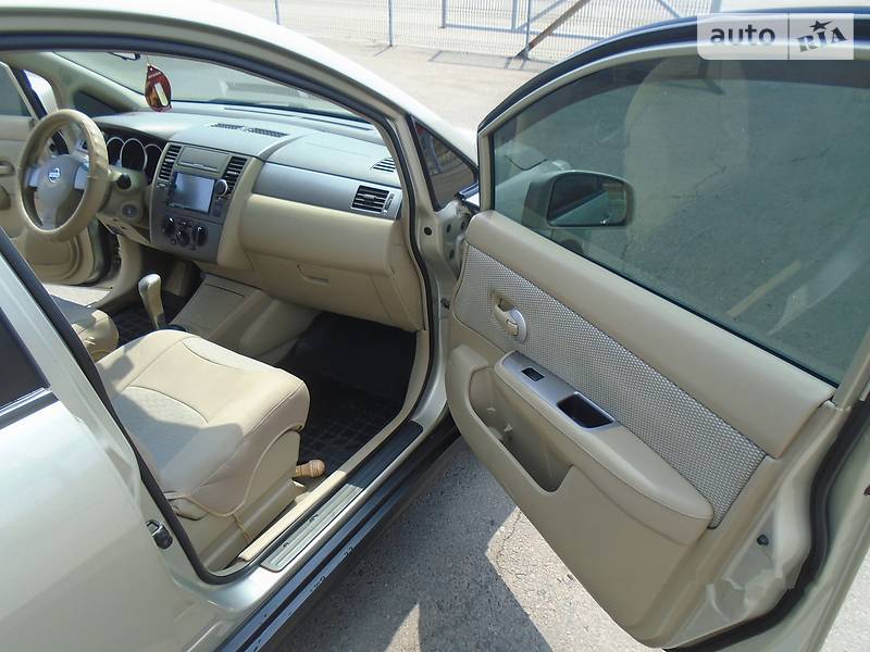 Хетчбек Nissan TIIDA 2006 в Одесі