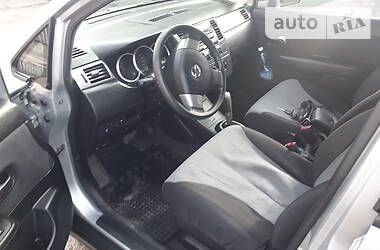 Хетчбек Nissan TIIDA 2008 в 