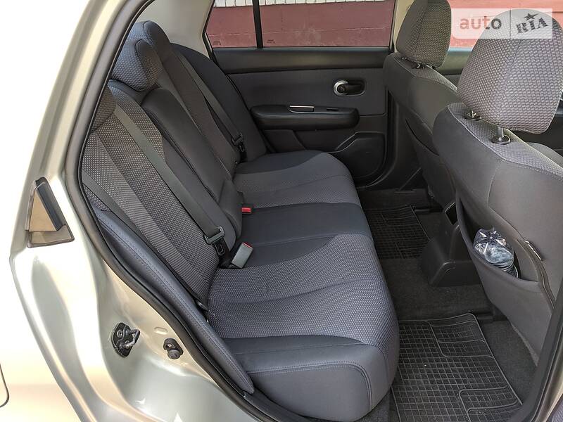 Седан Nissan TIIDA 2007 в Запоріжжі