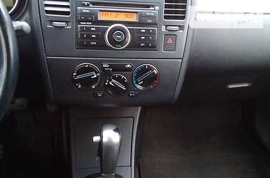 Хетчбек Nissan TIIDA 2008 в 