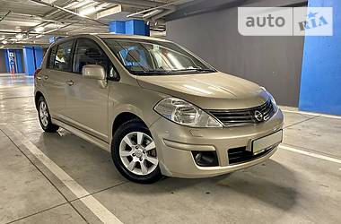 Хетчбек Nissan TIIDA 2012 в 