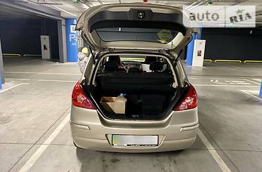 Хетчбек Nissan TIIDA 2012 в 